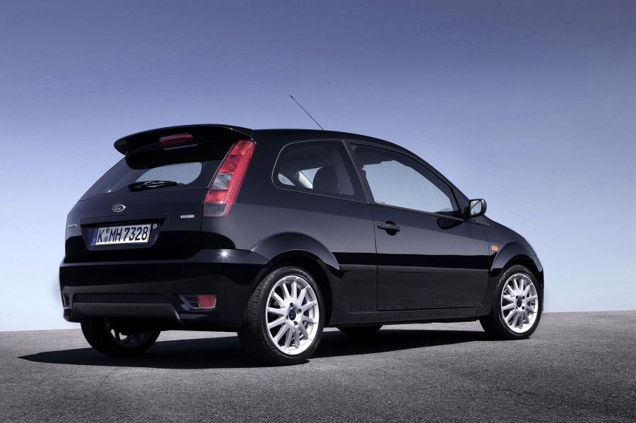  Ford Fiesta Zetec S 2005 года  (фото 6 из 18)